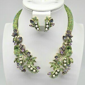 Heidi Daus Swarovski Crystal "Sweet Peas" Pea Pod Necklace Set Hinged Collar